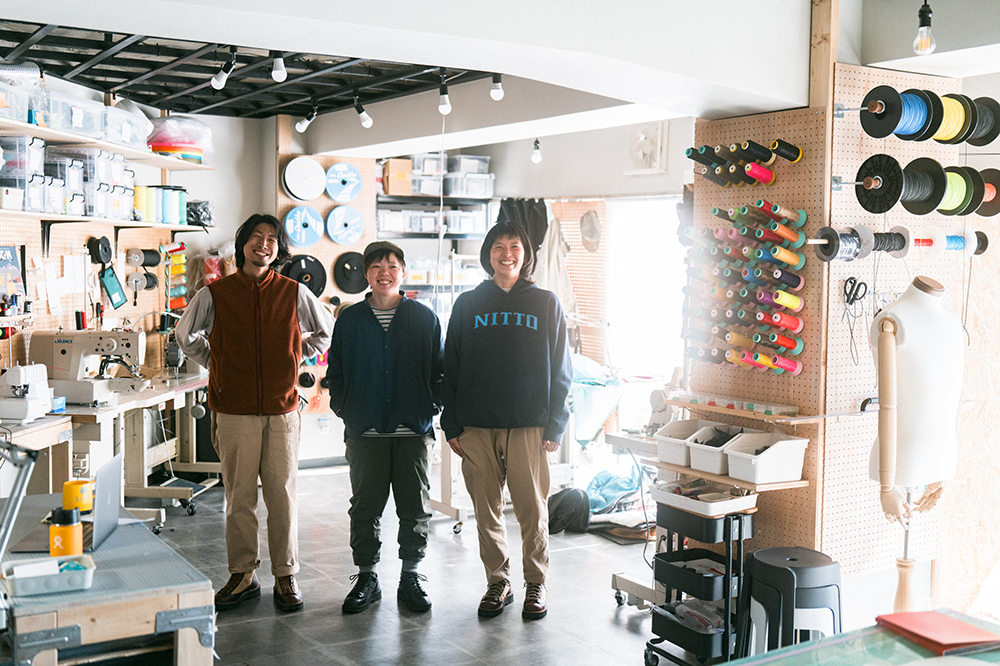 2025 SPRING/SUMMER “OUTSIDERS “ powered by PAPER SKY 2025 SPRING/SUMMER “OUTSIDERS “ powered by PAPER SKY