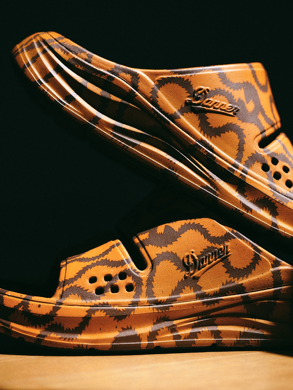 DANNER x ULTRA HEAVY“ULTRA HEAVY WHEN IN DOUBT GO HEAVY” DANNER x ULTRA HEAVY“ULTRA HEAVY WHEN IN DOUBT GO HEAVY”