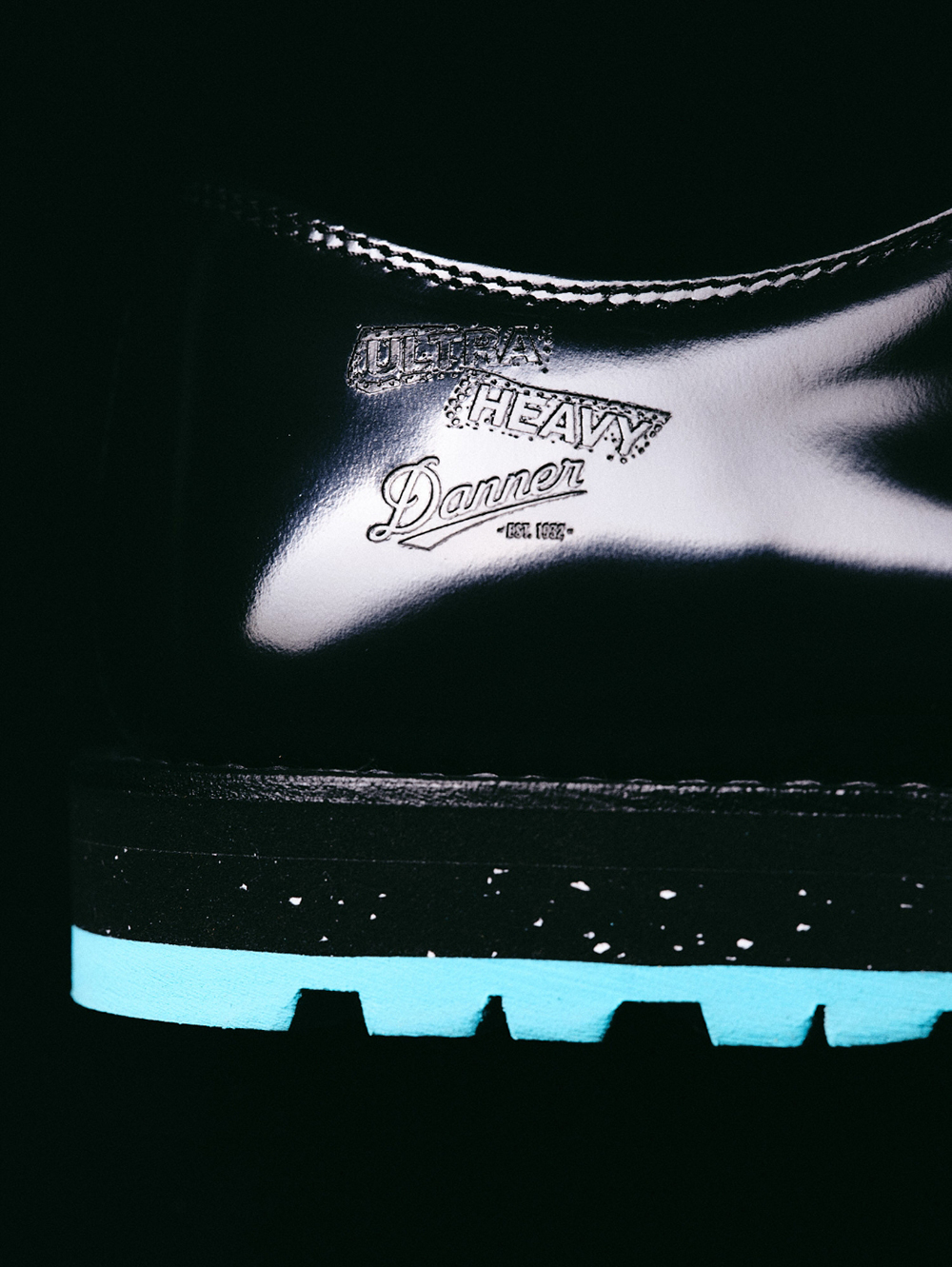 DANNER x ULTRA HEAVY“ULTRA HEAVY WHEN IN DOUBT GO HEAVY” DANNER x ULTRA HEAVY“ULTRA HEAVY WHEN IN DOUBT GO HEAVY”
