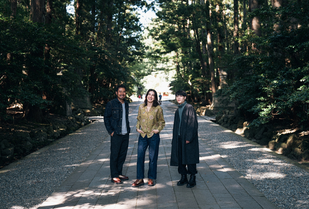 2025 AUTUMN / WINTER  “OUTSIDERS “ powered by PAPER SKY 2025 AUTUMN / WINTER  “OUTSIDERS “ powered by PAPER SKY