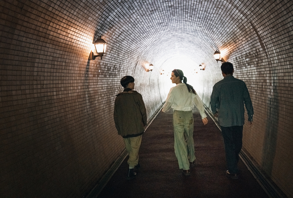 2025 AUTUMN / WINTER  “OUTSIDERS “ powered by PAPER SKY 2025 AUTUMN / WINTER  “OUTSIDERS “ powered by PAPER SKY