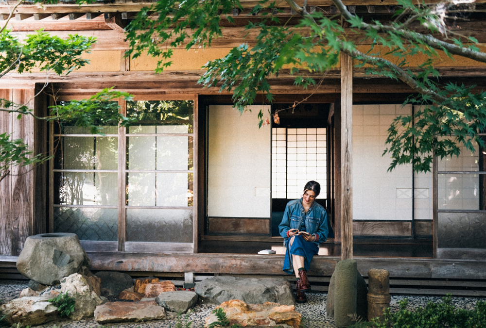 2025 AUTUMN / WINTER  “OUTSIDERS “ powered by PAPER SKY 2025 AUTUMN / WINTER  “OUTSIDERS “ powered by PAPER SKY