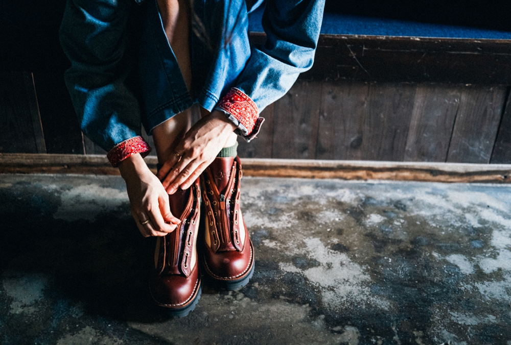 2025 AUTUMN / WINTER  “OUTSIDERS “ powered by PAPER SKY 2025 AUTUMN / WINTER  “OUTSIDERS “ powered by PAPER SKY