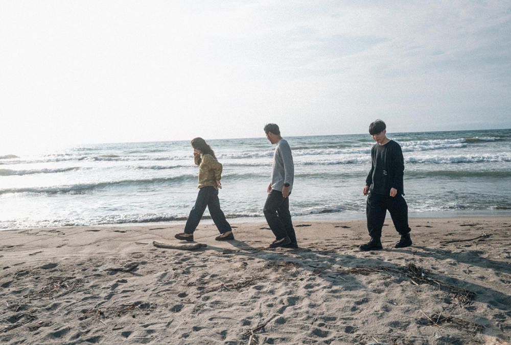 2025 AUTUMN / WINTER  “OUTSIDERS “ powered by PAPER SKY 2025 AUTUMN / WINTER  “OUTSIDERS “ powered by PAPER SKY